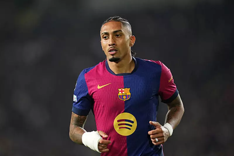 تقارير: رافينيا خارج الكلاسيكو أمام ريال مدريد